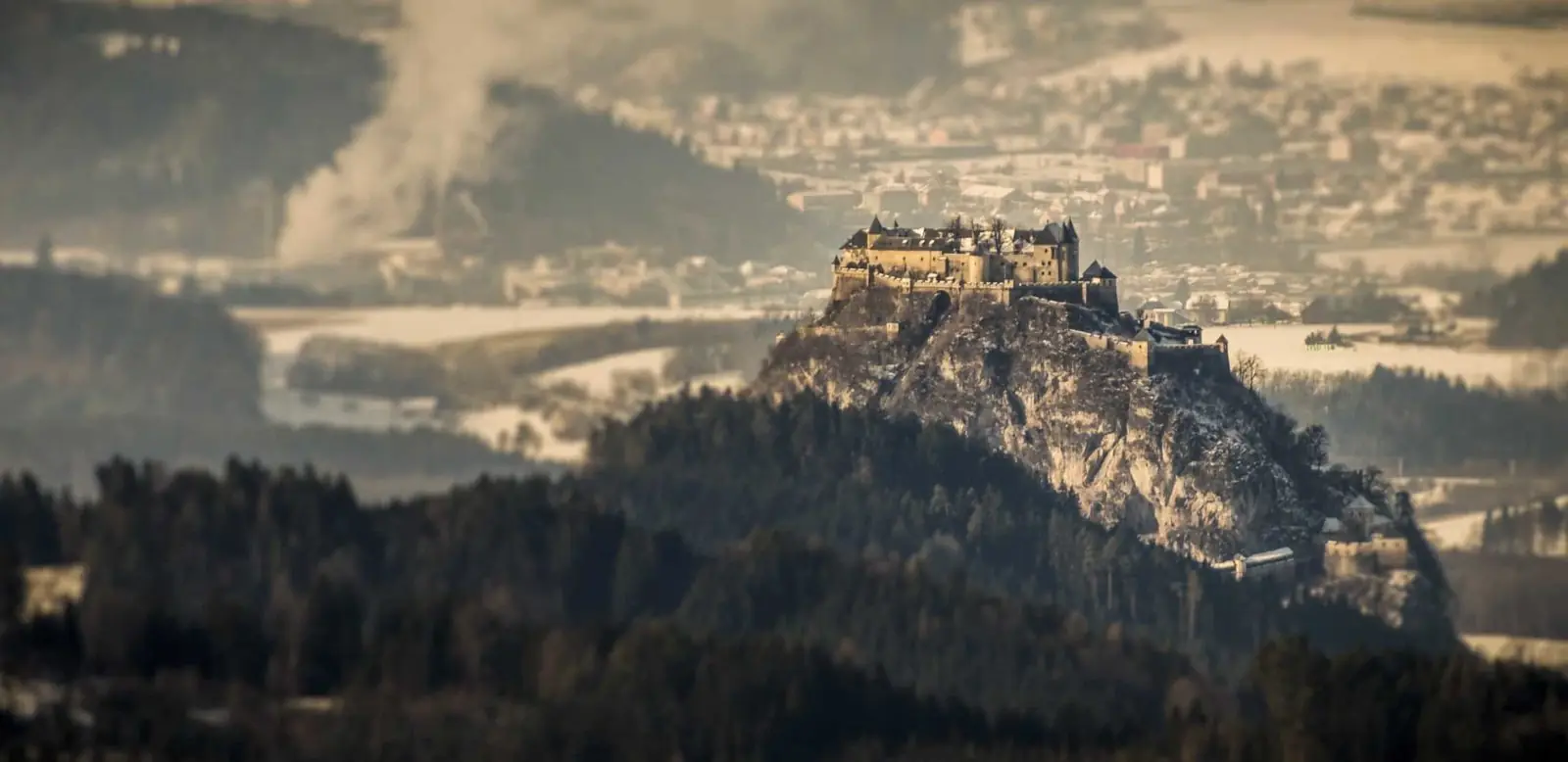 Blick vom Almhaus auf die Burg Hochosterwitz